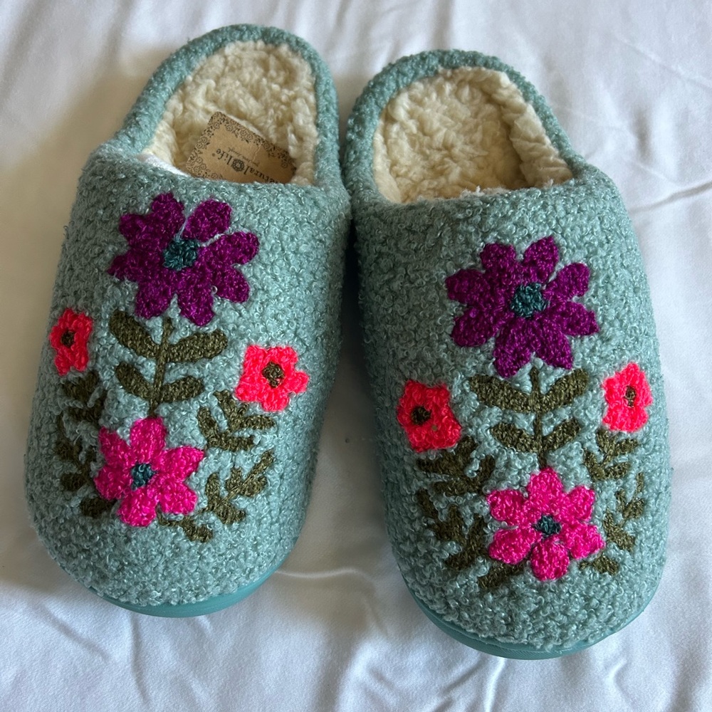 Natural Life Cozy Slippers